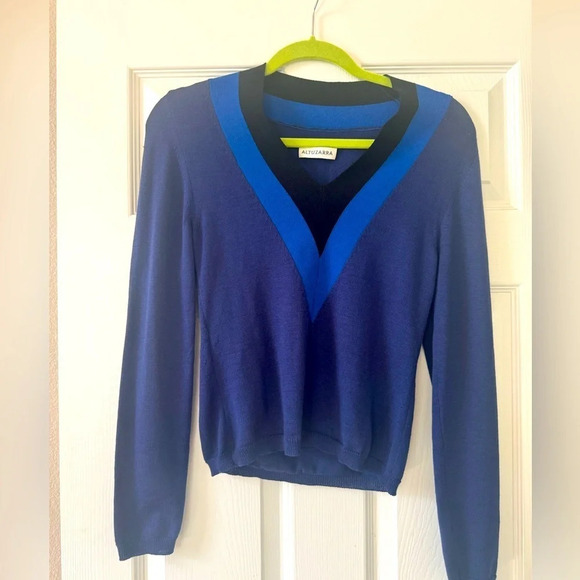 Altuzarra 100% extra fine wool v-neck soft sweater size XS - Picture 2 of 6